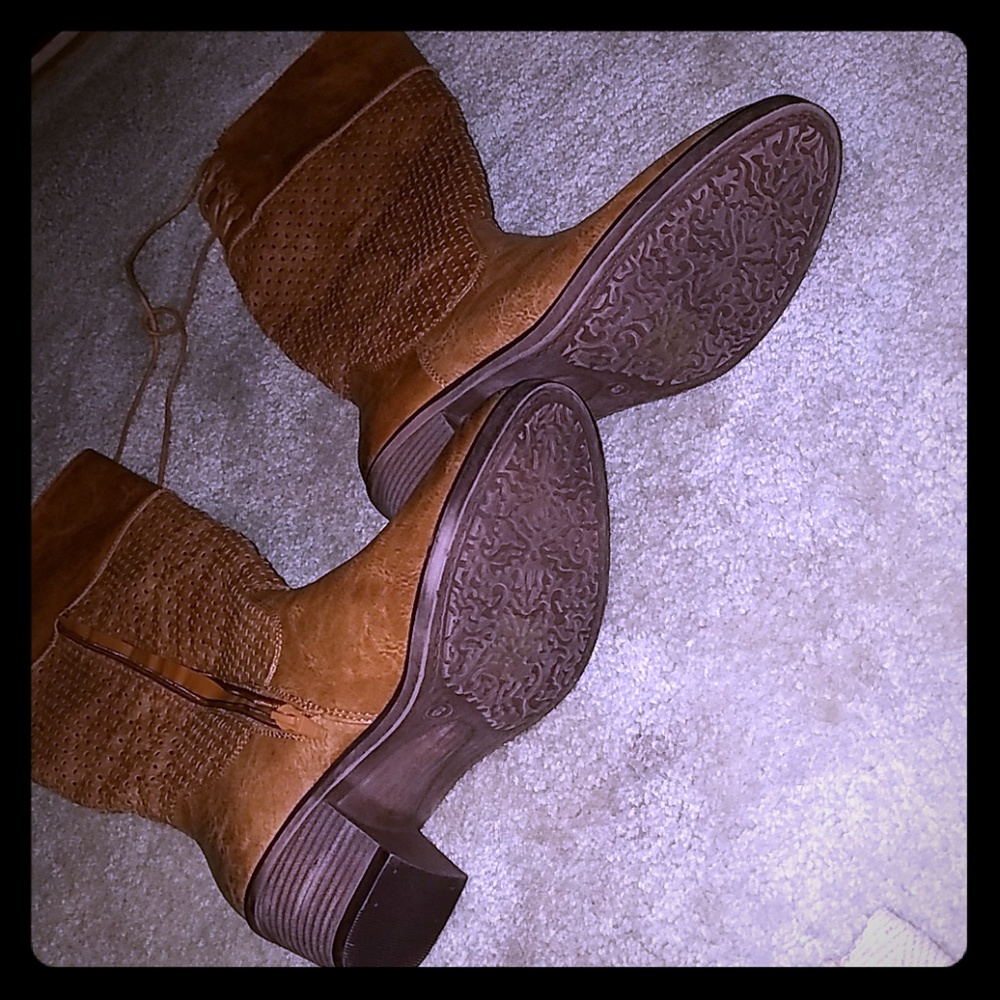 Mata Brown Boots size 8